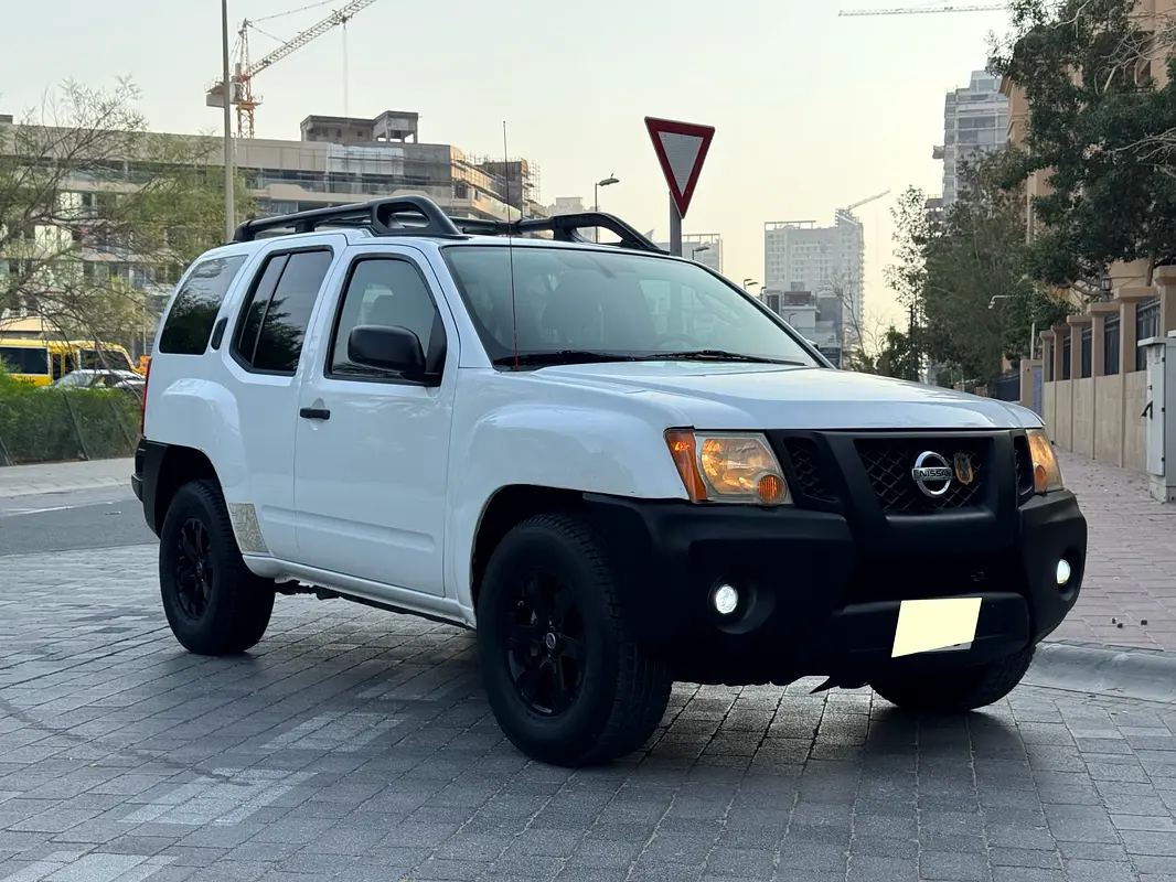 Nissan Xterra 2011 — photo 1 of 13