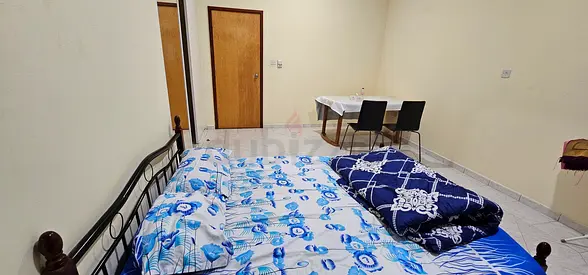 Room for rent near madinat zayed