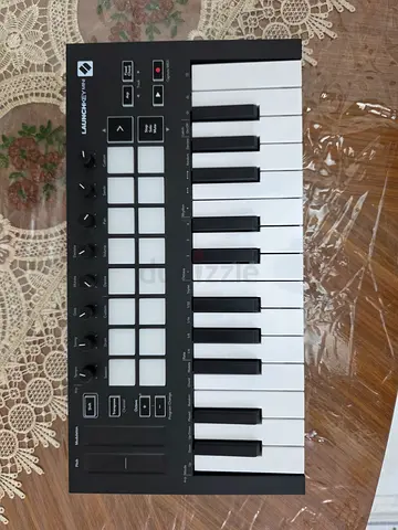 NOVATION LAUNCHKEY MINI