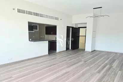 SPACIOUS | CLOSED KITCHEN | READY TO MOVE