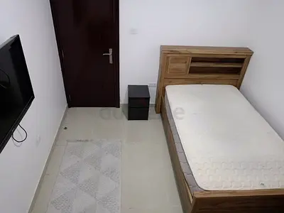Room sharing - Electra - just 3 in apartment