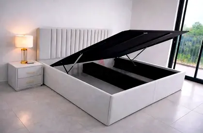 Brand new King size hydrolic storage bed with Mattress Available