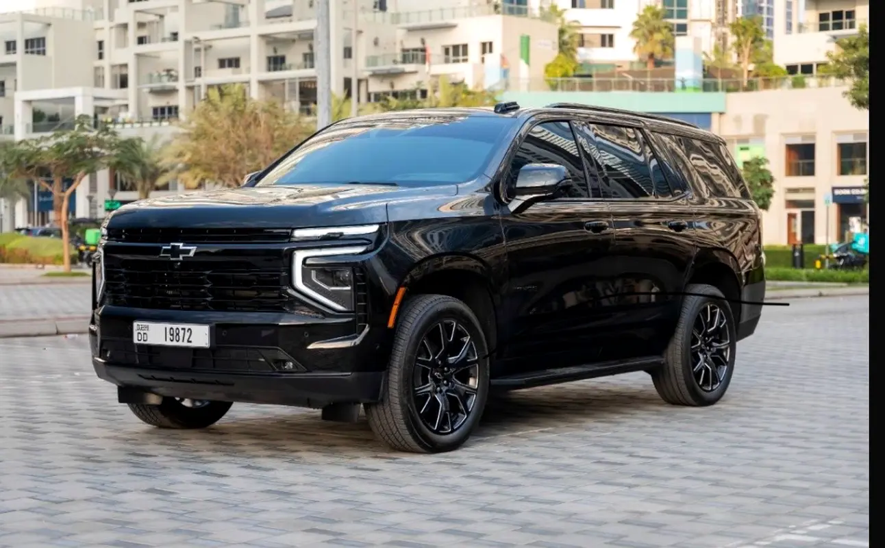 Chevrolet Tahoe 2025 — photo 1 of 9