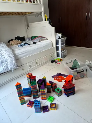 Magnetiles. Picasso tiles  car track