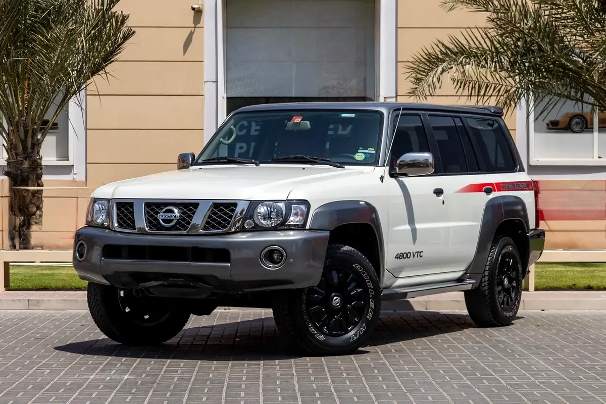 Nissan Patrol Safari 2017 — photo 1 of 14
