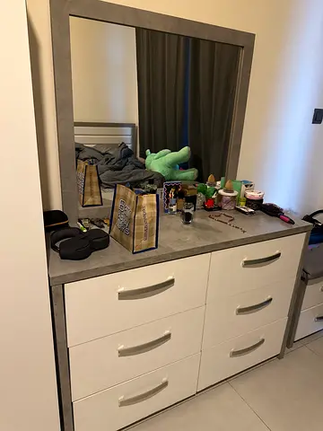 6-drawer Dresser with Large Mirror — Good Condition