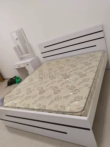 Family Bed with mattress 180x200cm King size.  Same day delivery available