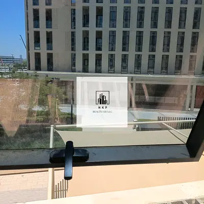 Spacious luxurious lush partition studio apartment with kitchen appliances full privacy