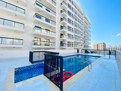 Luxury living spacious 1 bedroom apartment ready to move gym pool 1 covered parking on prime locati