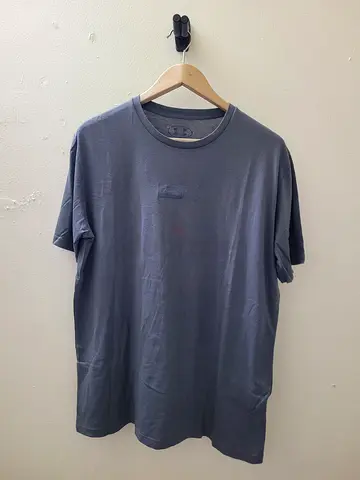 Under Armour Loose Shirt - Large Size (USED)