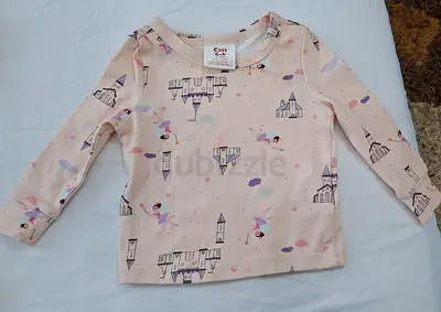 Very soft and comfortable baby girls t-shirt, size 3 to 6 months