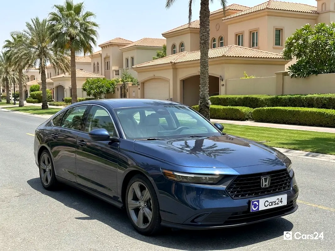 Honda Accord 2023 — photo 1 of 13