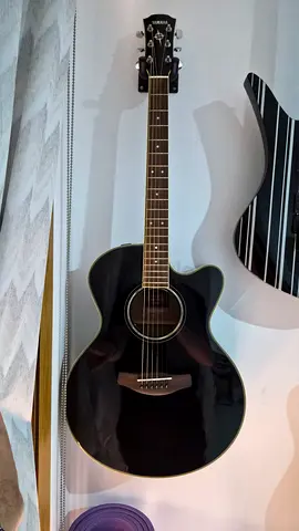 💥 Less than half the price 💥 Yamaha Compass Series CPX700II + Extras!!