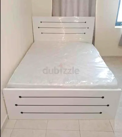 Single white wooden bed with mattress - good condition