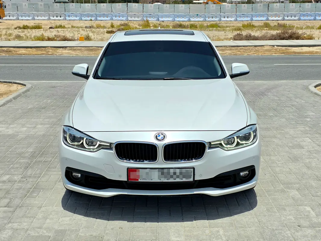 BMW 3-Series 2018 — photo 1 of 20