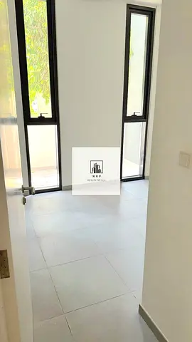 Spacious luxurious lush 1bhk apartment with 2 bathrooms Balcony Kitchen appliances