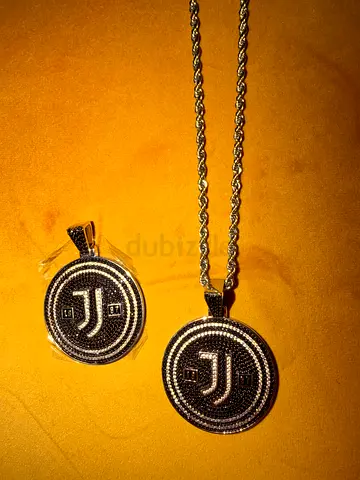 Vintage Italian Football Juventus- Silver-tone round pendant necklace set with matching medallion