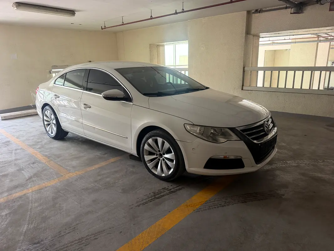 Volkswagen CC 2012 — photo 1 of 14