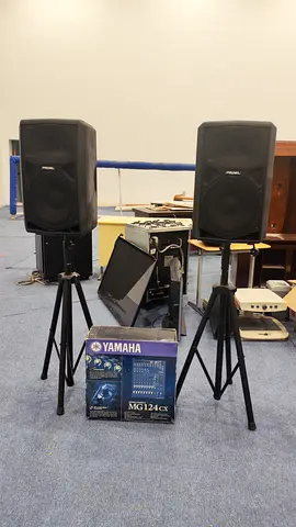 Pair of DJ PA Speakers with Stands and Yamaha Mixer (Used)