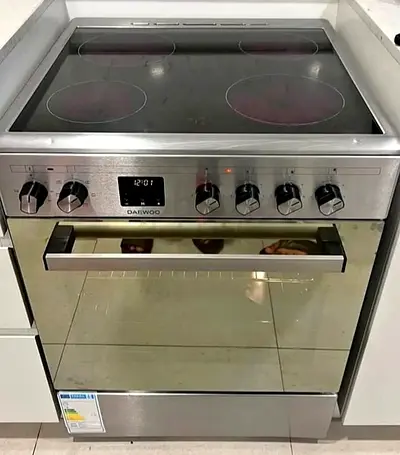 Daewoo Full Electric Ceramic Cooker 60×60cm Mint Condition