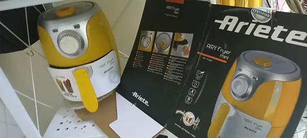 Yellow Ariete Air Fry compacy 88 dhs