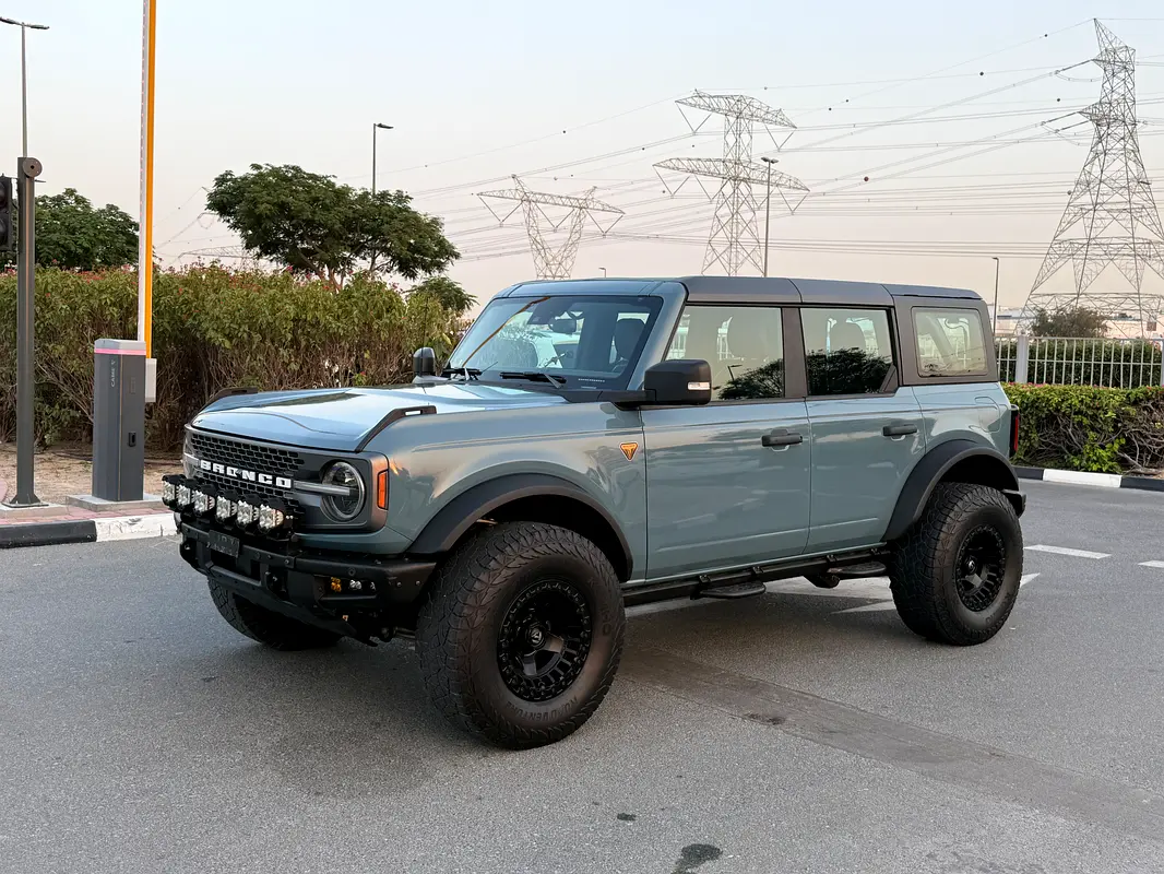 Ford Bronco 2021 — photo 1 of 14
