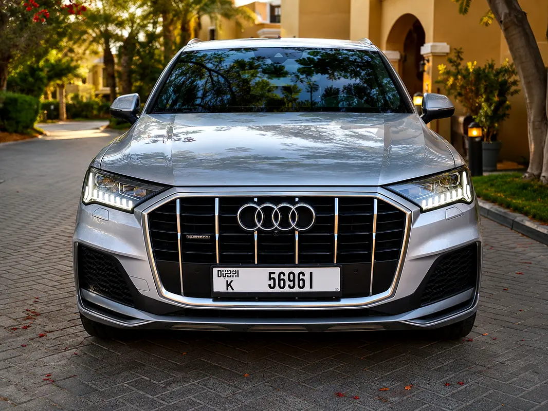 Audi Q7 2020 — photo 1 of 6
