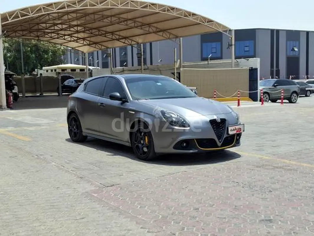 Alfa Romeo GIULIETTA 2021 — photo 1 of 13