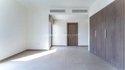 Vacant | Single Row | Landscaped