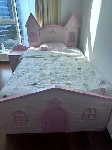 Pink Princess Castle full room with Single Bed with Built-in Storage - Good Condition