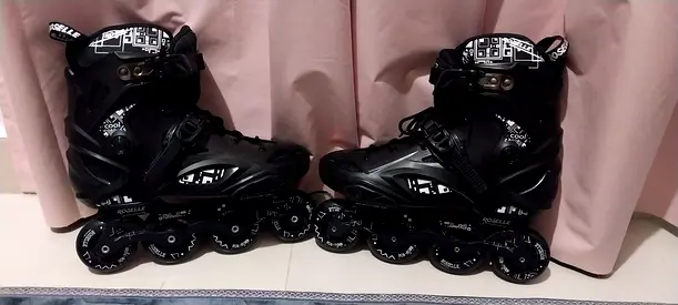 Used rolllerskates for men, size EU 42-44 (label shown) - good condition used twice