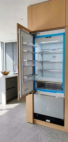 Miele Latest Model 90cm Built-In Fridge Freezer – Fully Integrated Large-Capacity Bottom Freezer Ref