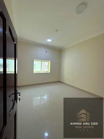 Commercial Villa for Rent in Ajman – Al Rawda 2, Prime Location on Sheikh Ammar Street, 6 Rooms, Hall, Equipped Kitchen, 4000 Sqft – Annual Rent AED 9