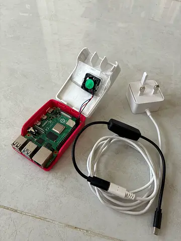 Raspberry Pi 4B 4GB single-board computer with case, fan and power cable