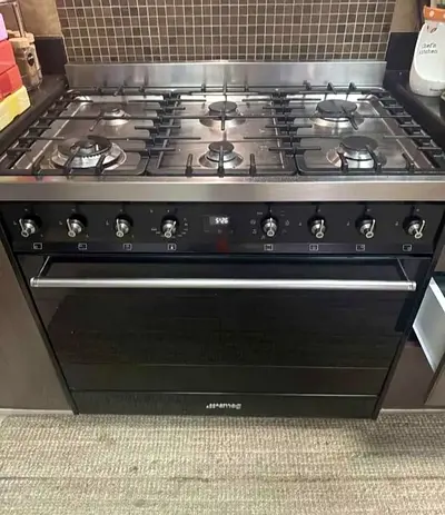 6-Burner Gas Range Cooker with Large Oven - Stainless Black