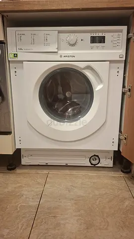 ARISTON BUILT IN WASHING MACHINE 7.KG WASHER 5KG DRYER LATEST MODEL NEAT AND CLEAN GOOD CONDITION