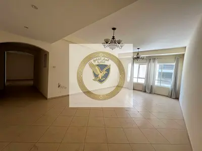 اكبر شقة غرفتين وصالة ماستر ببلكونة مع شهر وجيم ومسبح مجانا ومطبخ كبير بغرفة خدامة وموزع بين الغرف في أجمل أبراج الشارقة شامل جميع الخدمات بتشطيب حديث