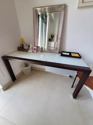 Modern wooden vanity with white drawer - good condition ( LIGNE ROSET )