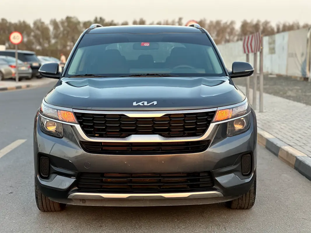 Kia Seltos 2022 — photo 1 of 20