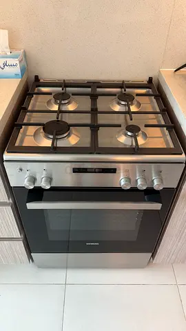 Siemens stainless steel freestanding gas cooker with oven - good condition