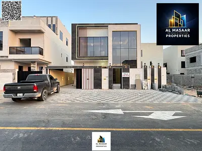 فيلا مودرن تشطيب شخصي السعر شامل رسوم نقل الملكية أمامها حديقة كبيرة. تملك حر و تورث للأبناء