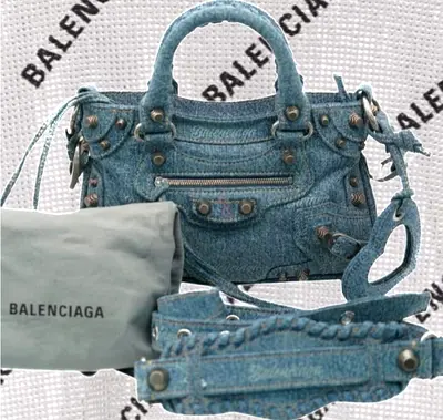 BALENCIAGA Denim Le Cagole medium bag.