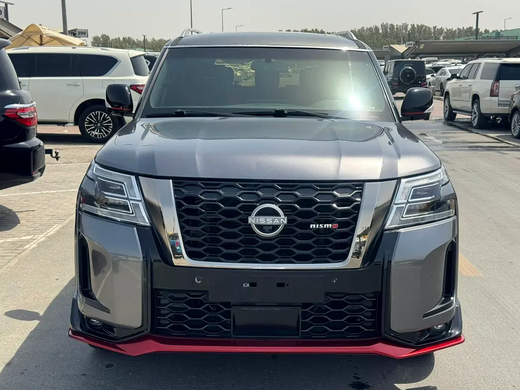 Nissan Patrol 2015 — photo 1 of 9