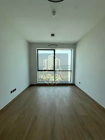 A prestigious opportunity for those who appreciate luxurious sea views and spacious living