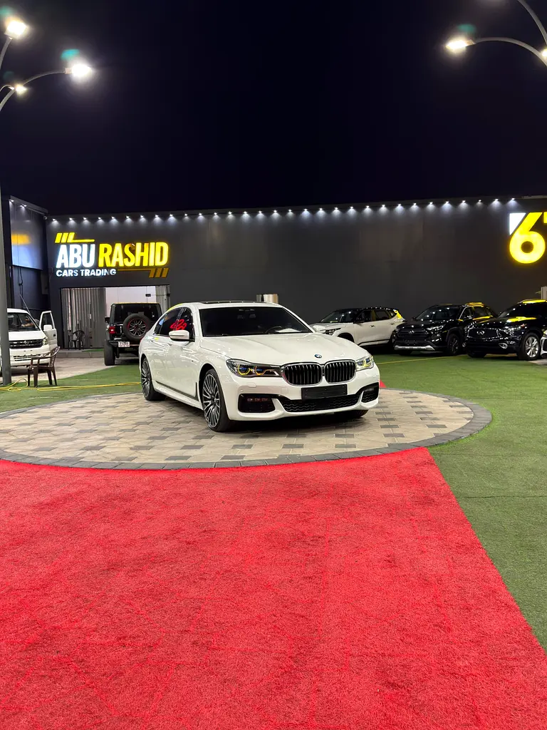 BMW 7-Series 2017 — photo 1 of 12