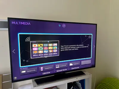 50 inch Samsung Smart UHD TV in Good Condition - Works Perfectly