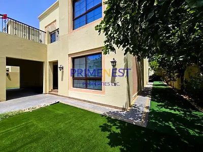 ELEGANT VILLA | PRIVET GARDEN | MODERN VIBE