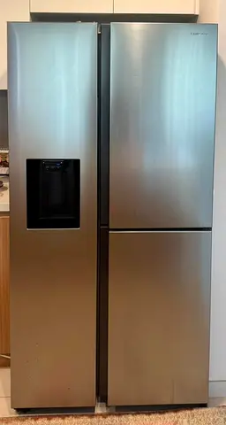 Samsung Side-by-side Refrigerator with Water Dispenser