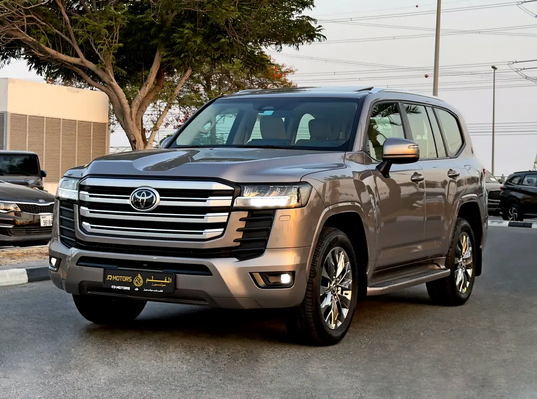 Toyota Land Cruiser 2025 — photo 1 of 13