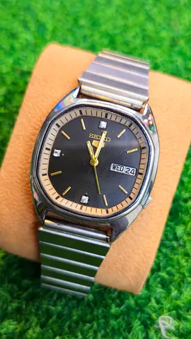 Vintage Seiko 5 Automatic 7009 Caliber 21-Jewels Japan made Mens watch (Used)
NO BOX NO PAPER